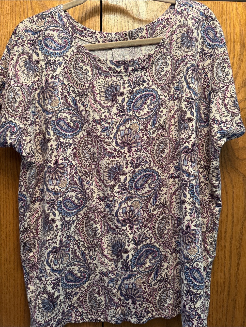 J. Jill White Paisley Short Sleeve Top with Blue & Purple Motif